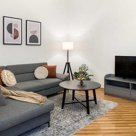 Wawelove Pilsudskiego - 3 Bedroom Apt. With Balcony And Free Parking! Krakau Exterior foto