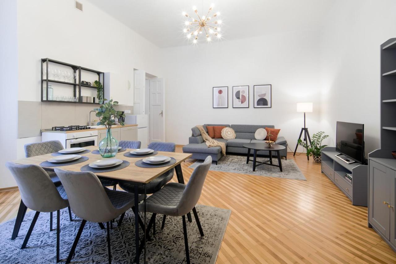 Wawelove Pilsudskiego - 3 Bedroom Apt. With Balcony And Free Parking! Krakau Exterior foto