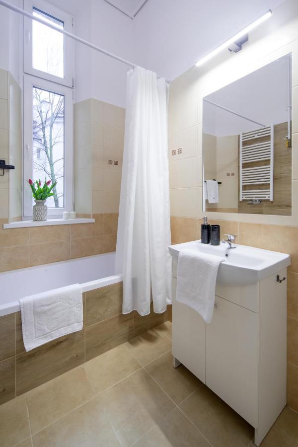 Wawelove Pilsudskiego - 3 Bedroom Apt. With Balcony And Free Parking! Krakau Exterior foto